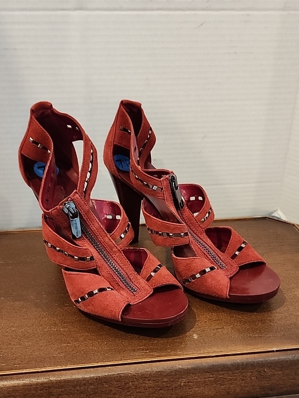 Michael Kors Berkley Floral T-Strap Cherry Heeled Sandals Size 7.5